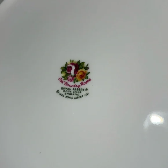DINNER PLATE OLD COUNTRY ROSES 1962 ROYAL ALBERT BONE CHINA ENGLAND VINTAGE - Picture 6 of 10